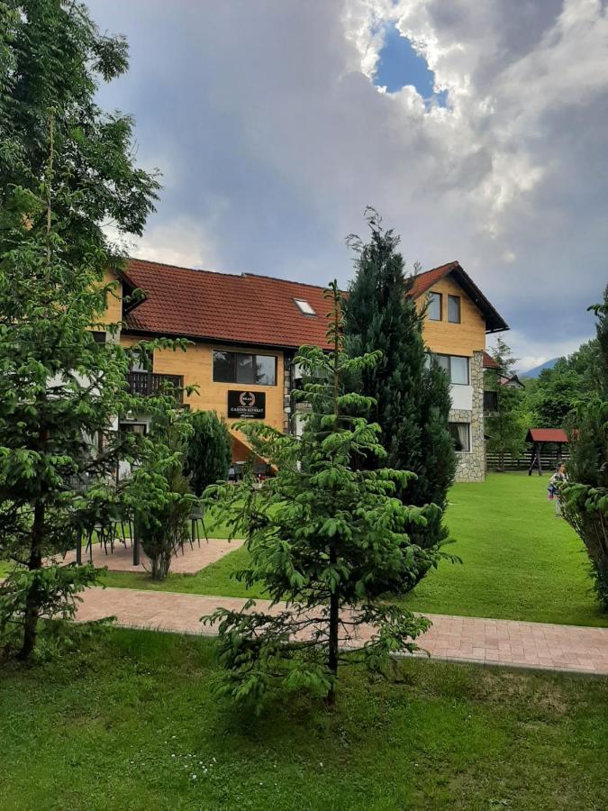 Garden Retreat Junior (Adults Only) Ξενοδοχείο Μπραν Εξωτερικό φωτογραφία