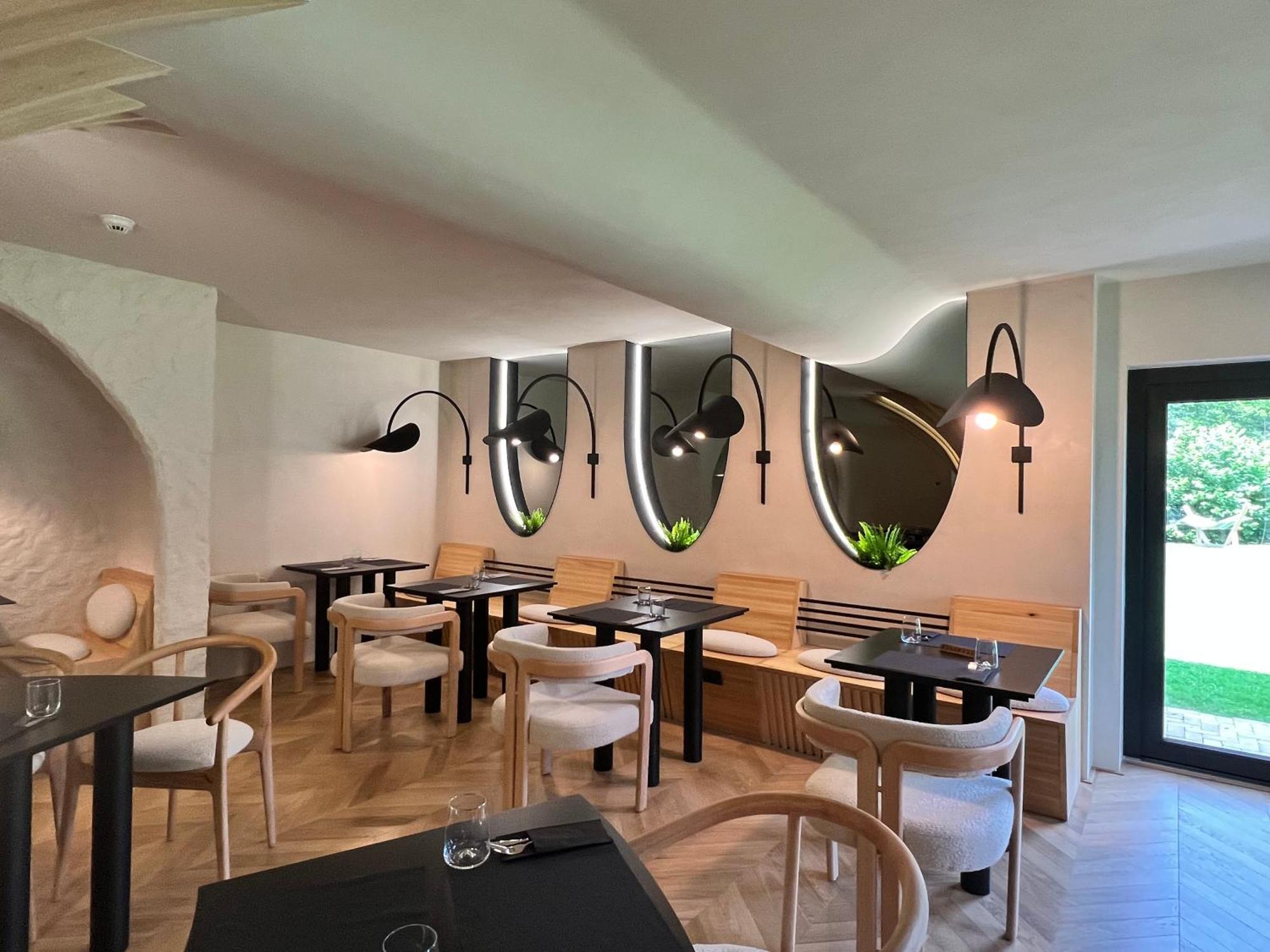 Garden Retreat Junior (Adults Only) Ξενοδοχείο Μπραν Εξωτερικό φωτογραφία